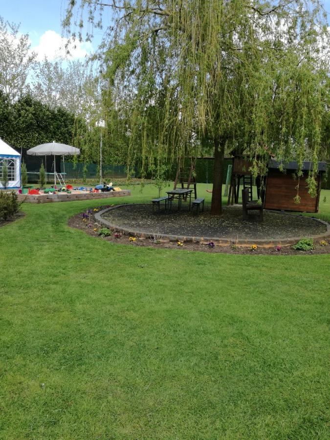 Urlaub Machen Direkt Am Irland Das Kinderparadies In Twisteden Im Grossen Garten Bei Privatleute Fur Maximal Sechs Personen Kevelaer Esterno foto