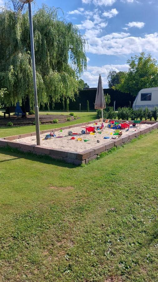 Urlaub Machen Direkt Am Irland Das Kinderparadies In Twisteden Im Grossen Garten Bei Privatleute Fur Maximal Sechs Personen Kevelaer Esterno foto
